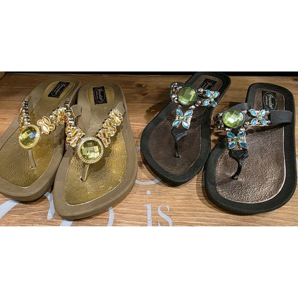 Set Of 2 GRANDCO SANDALS V-THONG BLING TAUPE/BLACK Flip Flops Size 7 - Picture 1 of 12